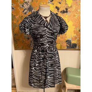 Vertigo Paris Short Sleeved Zebra Trench/Raincoat M